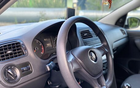 Volkswagen Polo VI (EU Market), 2015 год, 750 000 рублей, 4 фотография