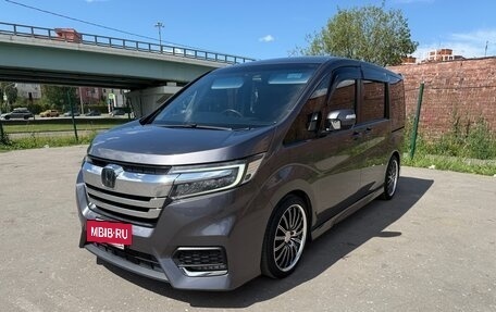 Honda Stepwgn IV, 2018 год, 2 600 000 рублей, 5 фотография