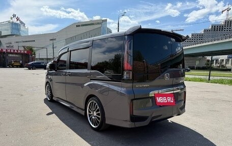 Honda Stepwgn IV, 2018 год, 2 600 000 рублей, 7 фотография
