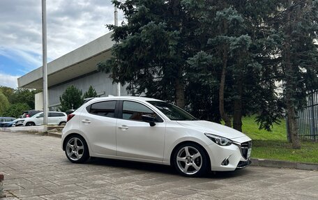 Mazda Demio IV, 2017 год, 1 270 000 рублей, 4 фотография