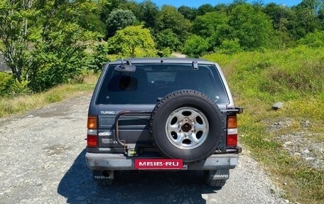 Nissan Terrano II рестайлинг, 1992 год, 520 000 рублей, 2 фотография