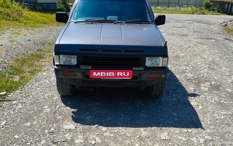 Nissan Terrano II рестайлинг, 1992 год, 520 000 рублей, 5 фотография