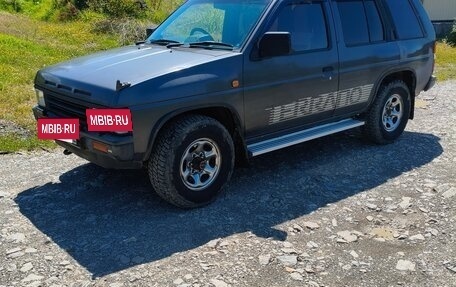 Nissan Terrano II рестайлинг, 1992 год, 520 000 рублей, 4 фотография