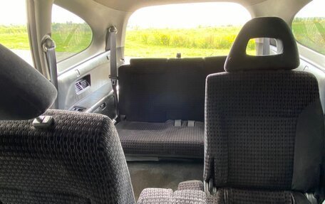 Honda Stream I рестайлинг, 2002 год, 600 000 рублей, 10 фотография