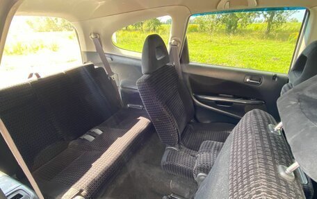 Honda Stream I рестайлинг, 2002 год, 600 000 рублей, 17 фотография