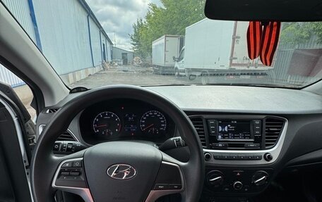 Hyundai Solaris II рестайлинг, 2018 год, 1 200 000 рублей, 9 фотография