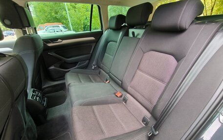 Volkswagen Passat B8 рестайлинг, 2019 год, 1 450 000 рублей, 9 фотография