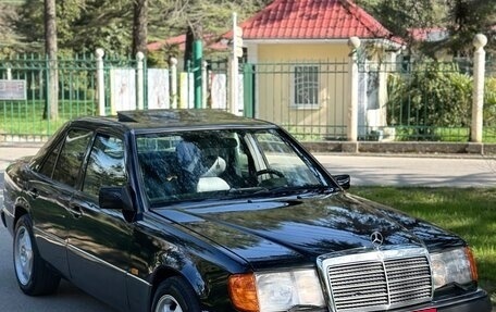 Mercedes-Benz E-Класс, 1992 год, 650 000 рублей, 3 фотография