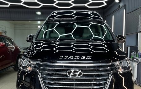 Hyundai Grand Starex Grand Starex I рестайлинг 2, 2019 год, 5 000 000 рублей, 1 фотография