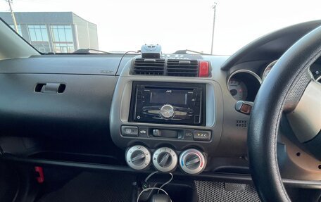 Honda Fit III, 2005 год, 620 000 рублей, 12 фотография