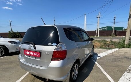 Honda Fit III, 2005 год, 620 000 рублей, 4 фотография