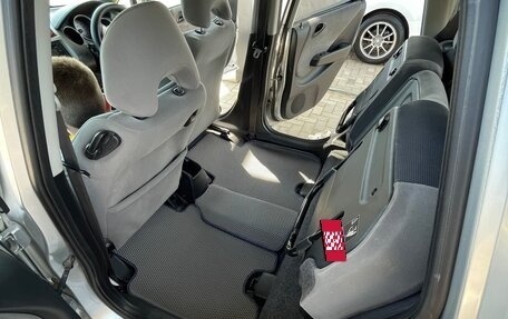 Honda Fit III, 2005 год, 620 000 рублей, 17 фотография