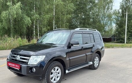 Mitsubishi Pajero IV, 2010 год, 2 030 000 рублей, 2 фотография