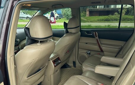 Toyota Highlander III, 2011 год, 1 950 000 рублей, 7 фотография