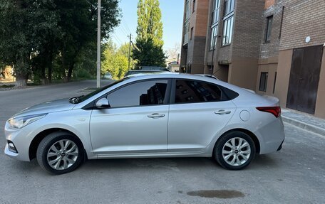 Hyundai Solaris II рестайлинг, 2017 год, 1 250 000 рублей, 2 фотография