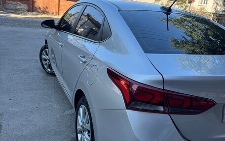 Hyundai Solaris II рестайлинг, 2017 год, 1 250 000 рублей, 6 фотография