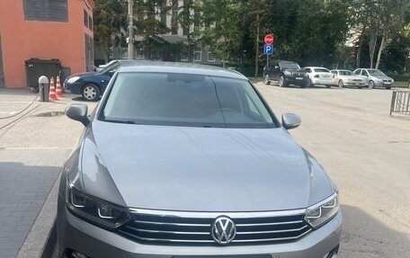 Volkswagen Passat B8 рестайлинг, 2016 год, 1 920 000 рублей, 2 фотография