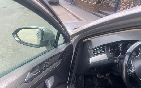 Volkswagen Passat B8 рестайлинг, 2016 год, 1 920 000 рублей, 8 фотография