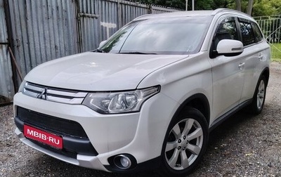 Mitsubishi Outlander III рестайлинг 3, 2014 год, 1 400 000 рублей, 1 фотография