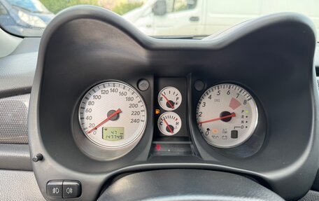 Mitsubishi Outlander III рестайлинг 3, 2006 год, 630 000 рублей, 11 фотография