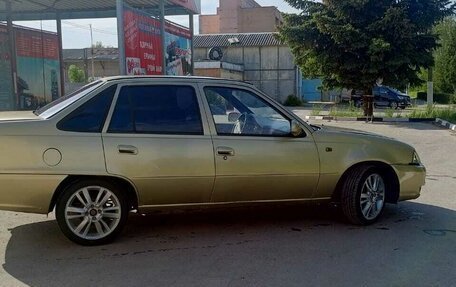 Daewoo Nexia I рестайлинг, 2010 год, 220 000 рублей, 3 фотография