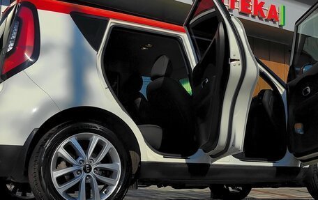 KIA Soul II рестайлинг, 2017 год, 1 580 000 рублей, 12 фотография