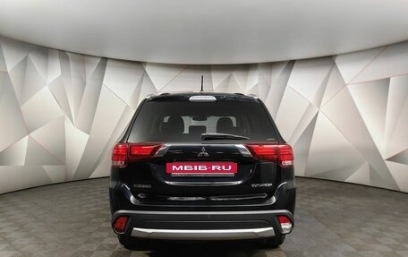Mitsubishi Outlander III рестайлинг 3, 2015 год, 1 459 000 рублей, 8 фотография