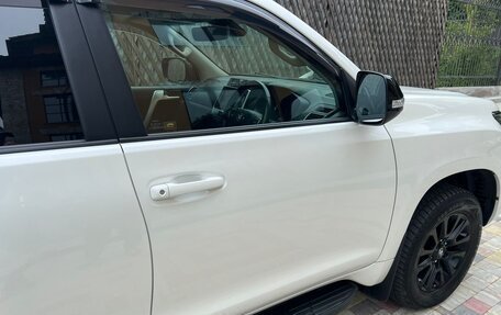 Toyota Land Cruiser Prado 150 рестайлинг 2, 2020 год, 5 900 000 рублей, 3 фотография
