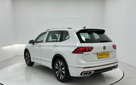 Volkswagen Tiguan, 2024 год, 3 567 000 рублей, 8 фотография