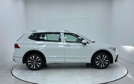 Volkswagen Tiguan, 2024 год, 3 567 000 рублей, 5 фотография
