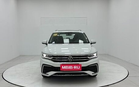 Volkswagen Tiguan, 2024 год, 3 567 000 рублей, 2 фотография
