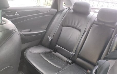 Hyundai Sonata VI, 2011 год, 900 000 рублей, 7 фотография