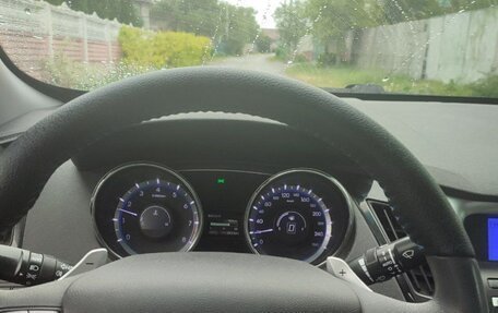 Hyundai Sonata VI, 2011 год, 900 000 рублей, 9 фотография