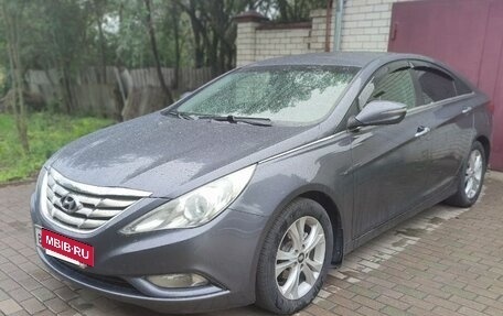 Hyundai Sonata VI, 2011 год, 900 000 рублей, 5 фотография