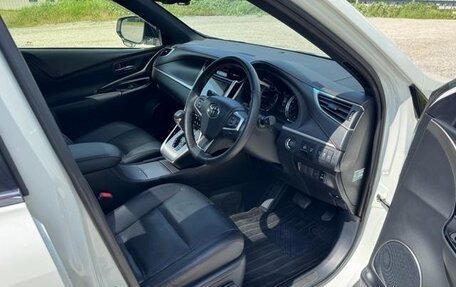 Toyota Harrier, 2020 год, 2 220 000 рублей, 11 фотография