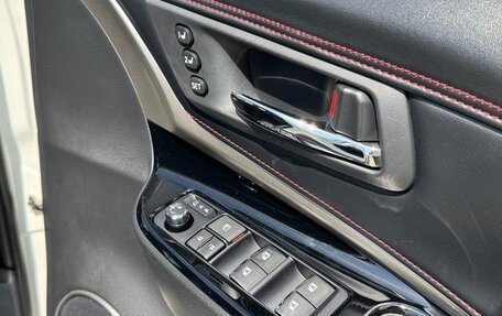 Toyota Harrier, 2020 год, 2 220 000 рублей, 14 фотография