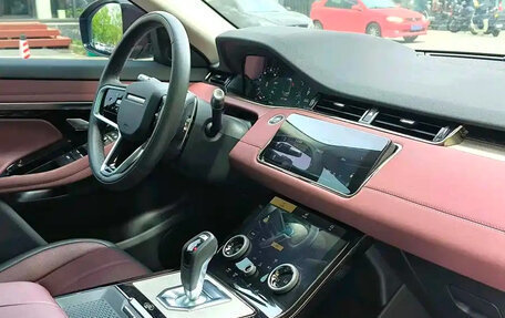 Land Rover Range Rover Evoque II, 2022 год, 3 000 000 рублей, 9 фотография
