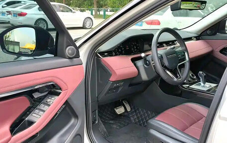 Land Rover Range Rover Evoque II, 2022 год, 3 000 000 рублей, 7 фотография
