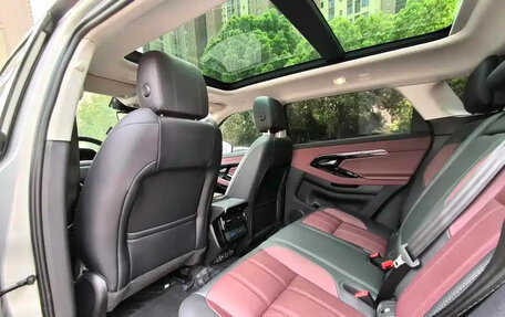 Land Rover Range Rover Evoque II, 2022 год, 3 000 000 рублей, 14 фотография