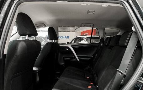 Toyota RAV4, 2017 год, 1 850 000 рублей, 15 фотография