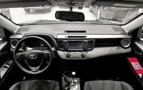 Toyota RAV4, 2017 год, 1 850 000 рублей, 17 фотография