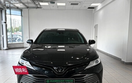 Toyota Camry, 2018 год, 2 663 000 рублей, 2 фотография