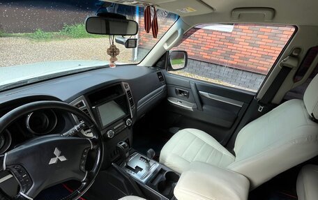 Mitsubishi Pajero IV, 2014 год, 2 500 000 рублей, 10 фотография