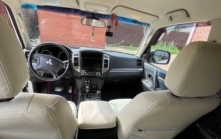 Mitsubishi Pajero IV, 2014 год, 2 500 000 рублей, 13 фотография