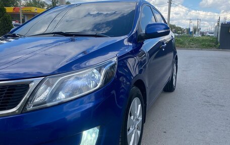 KIA Rio III рестайлинг, 2013 год, 799 999 рублей, 5 фотография