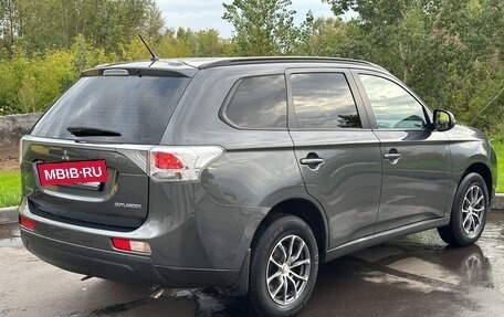 Mitsubishi Outlander III рестайлинг 3, 2013 год, 1 500 000 рублей, 3 фотография