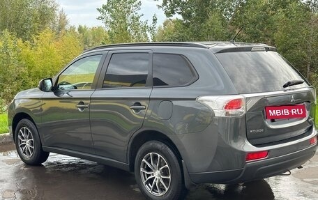 Mitsubishi Outlander III рестайлинг 3, 2013 год, 1 500 000 рублей, 4 фотография
