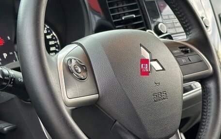 Mitsubishi Outlander III рестайлинг 3, 2013 год, 1 500 000 рублей, 11 фотография