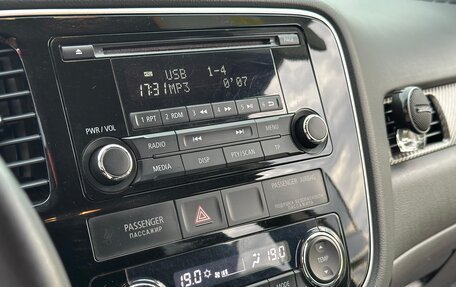 Mitsubishi Outlander III рестайлинг 3, 2013 год, 1 500 000 рублей, 14 фотография