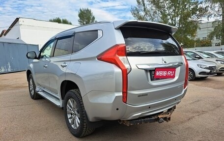 Mitsubishi Pajero Sport III рестайлинг, 2018 год, 2 400 000 рублей, 7 фотография